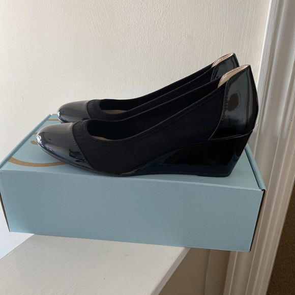 Lifestride Julianna Black Patent Soft System Wedge Heel Pumps Woman’s Size 10M - Picture 1 of 12